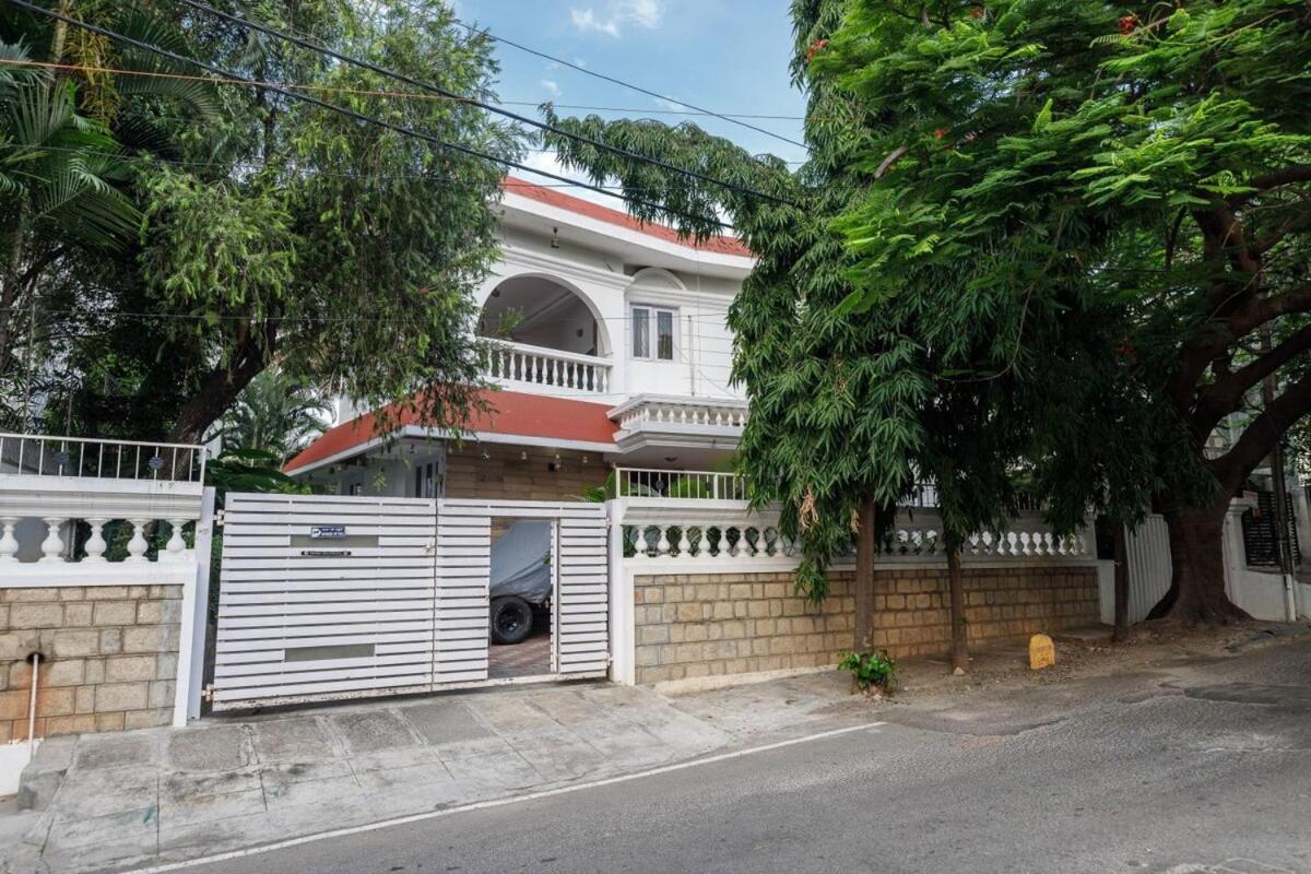 Westside Bungalow By Jadecaps Nr Wtc Rajajinagar Villa Bangalore Exterior photo